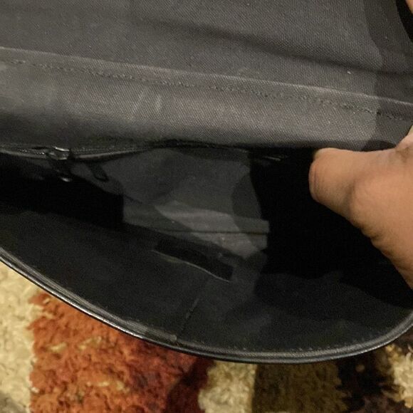 ❤️ Vintage Leather Crossbody ❤️ - Picture 5 of 8